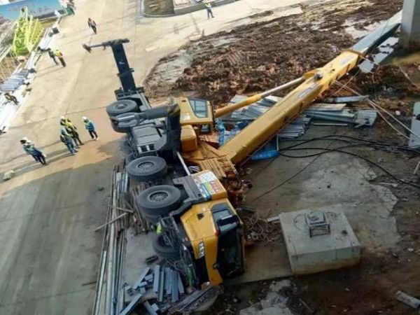 池州市吊车出租电话_-吊车出租日常注意要求点